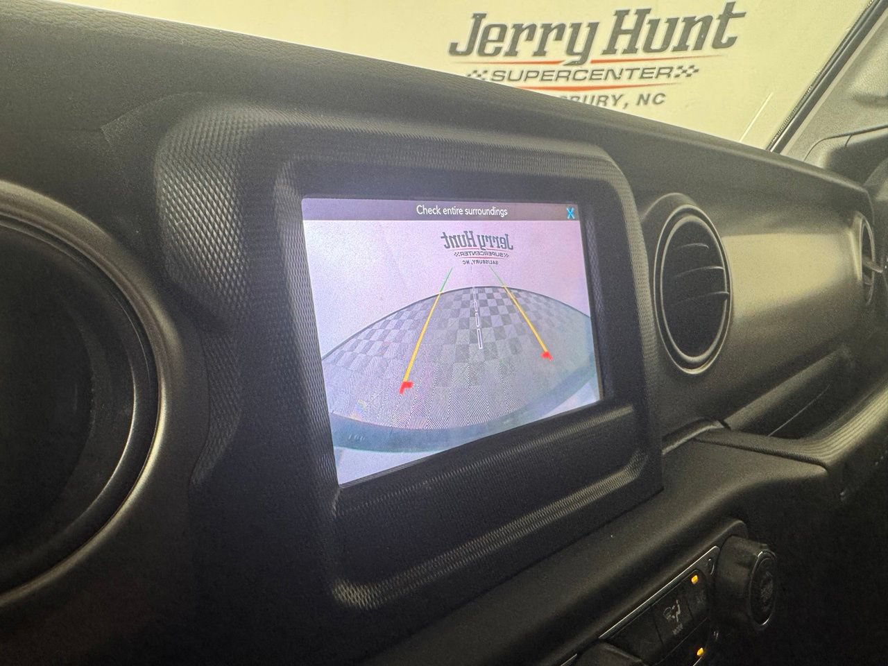 Used 2021 Jeep Wrangler Unlimited Sport AWD/4WD image 3