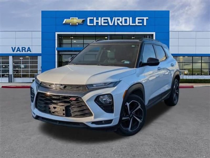 Used 2022 Chevrolet TrailBlazer RS w/ Sun and Liftgate Package image 1