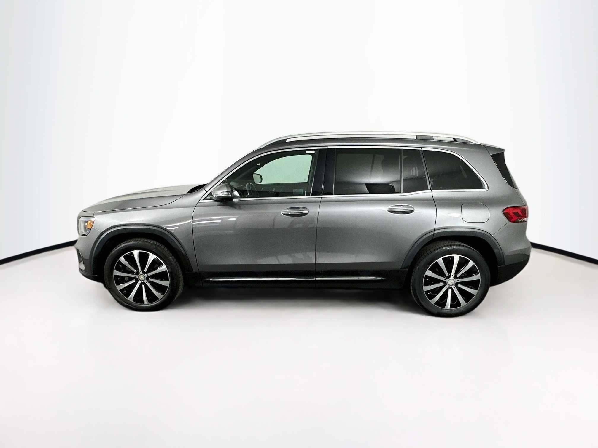 Used 2022 Mercedes-Benz GLB 250 image 4