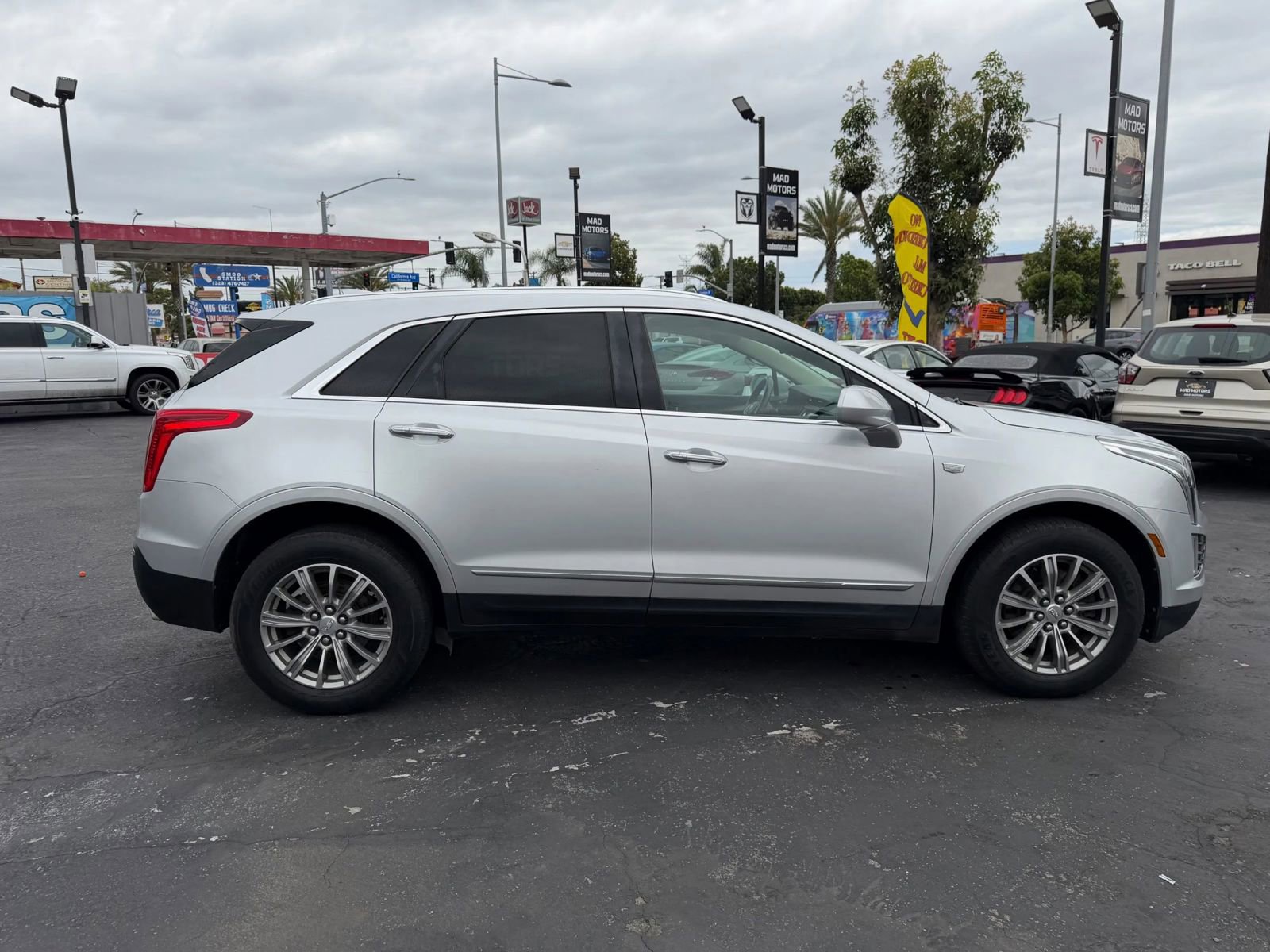 Used 2017 Cadillac XT5 Luxury AWD/4WD image 7