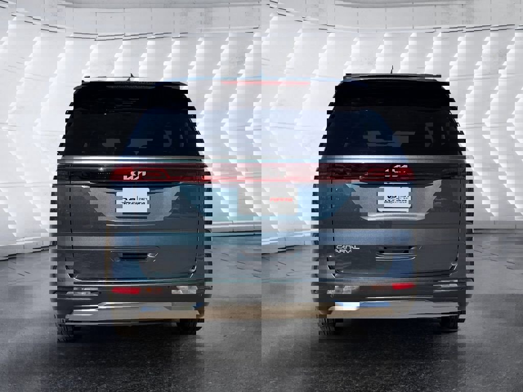 Used 2024 Kia Carnival SX image 5