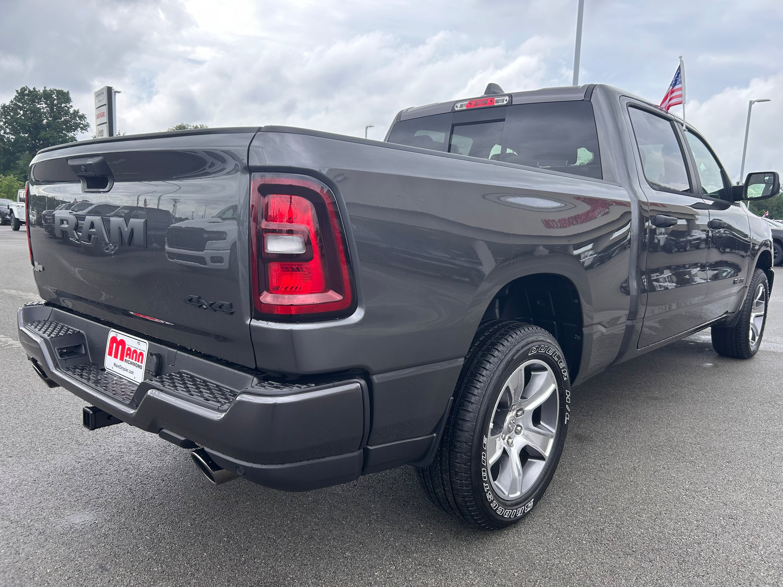New 2026 RAM 1500 Express AWD/4WD image 3