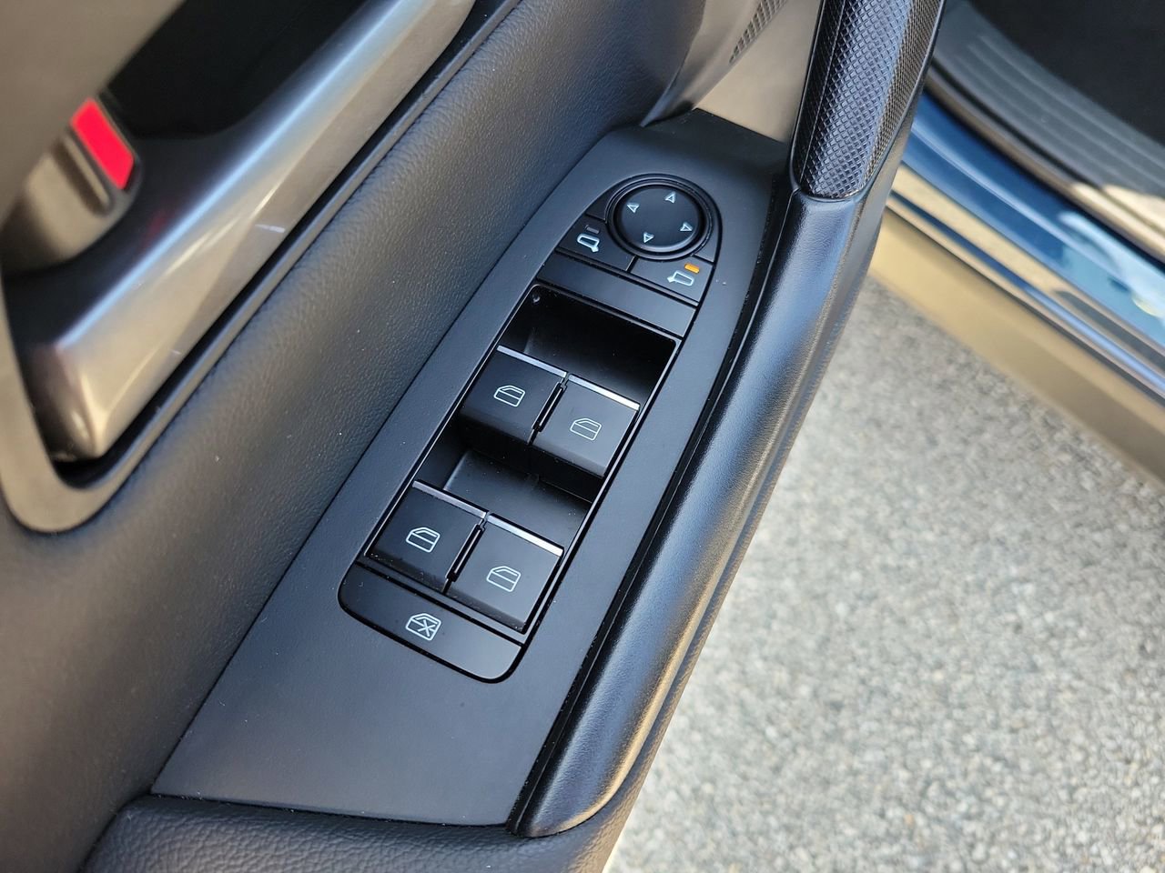 Used 2025 MAZDA CX-50 AWD 2.5 S w/ Premium Package image 15