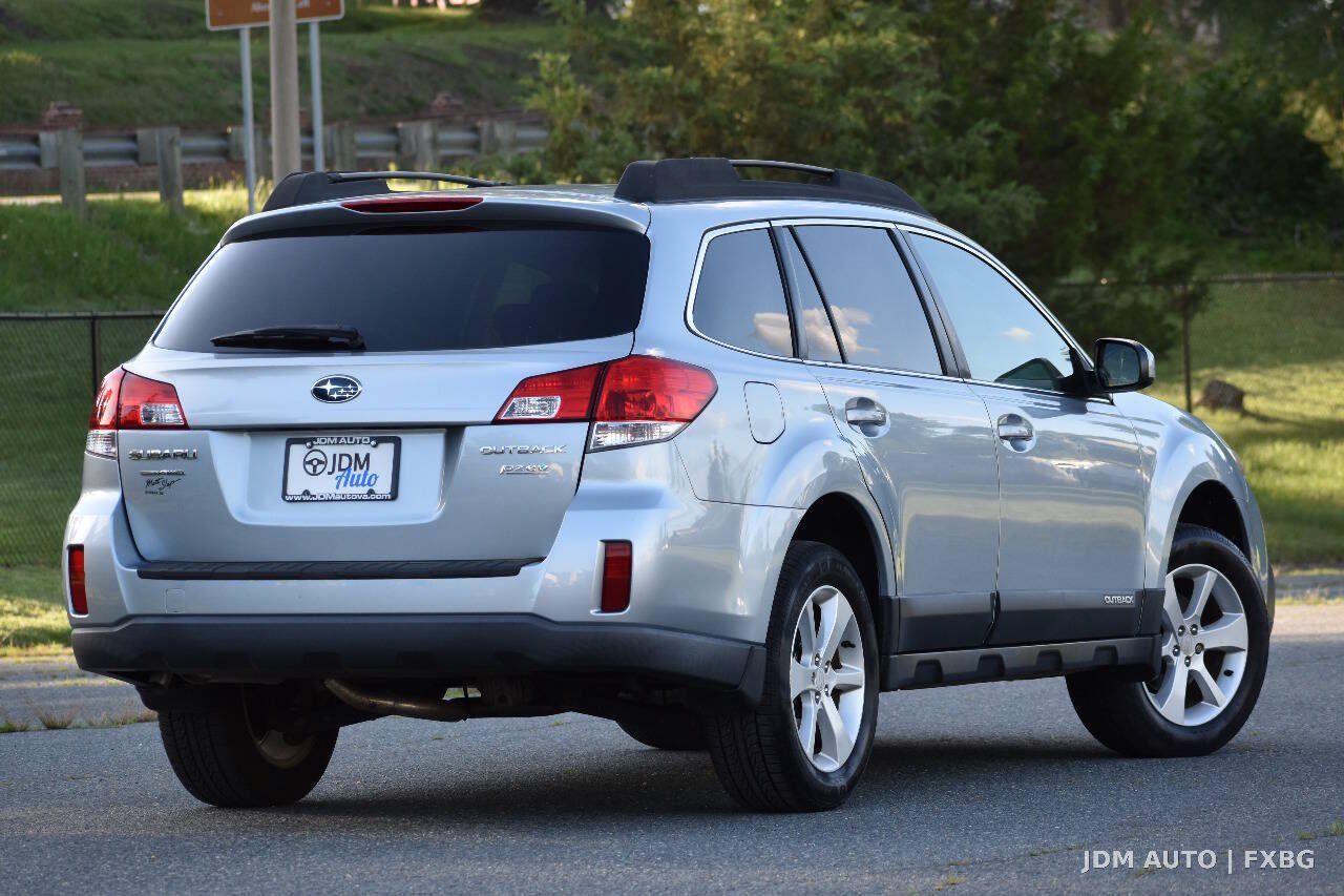 Used 2013 Subaru Outback 2.5i Premium AWD/4WD image 5