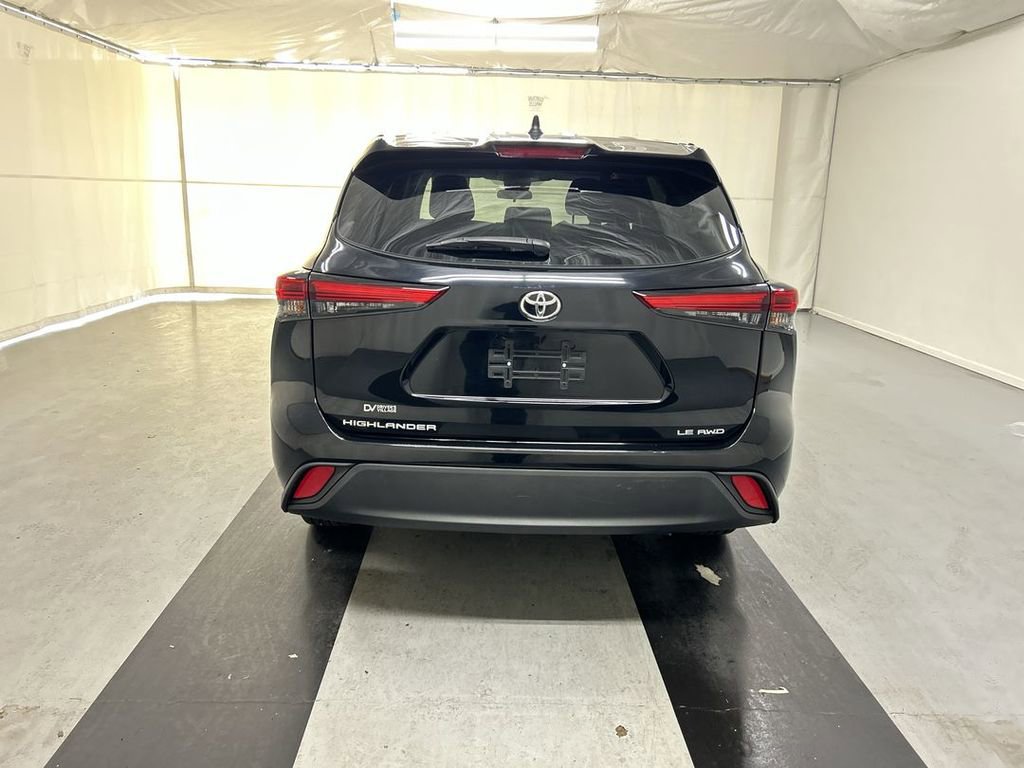 Used 2023 Toyota Highlander LE AWD/4WD image 21