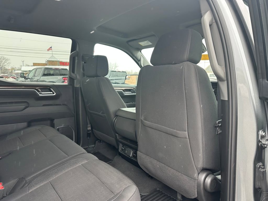 Used 2025 Chevrolet Silverado 1500 LT image 14