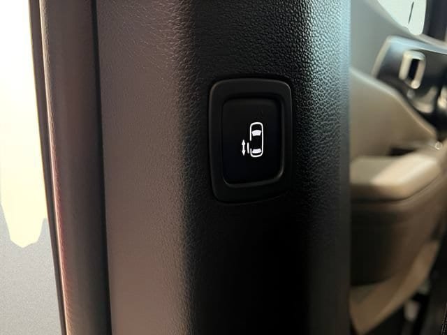 Used 2026 Kia Carnival FWD image 20