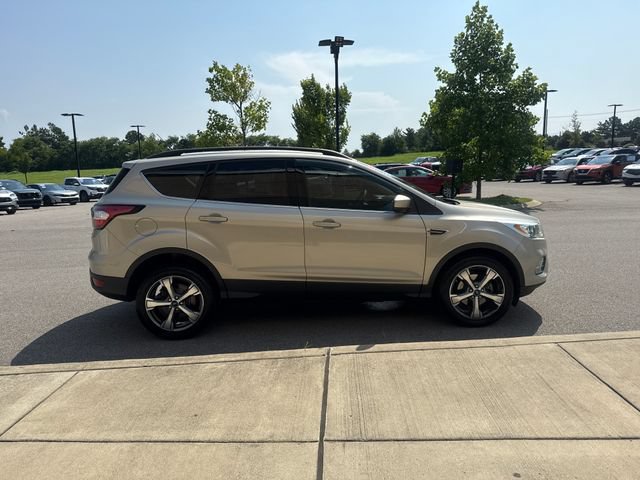 Used 2017 Ford Escape SE w/ Equipment Group 201A FWD image 5