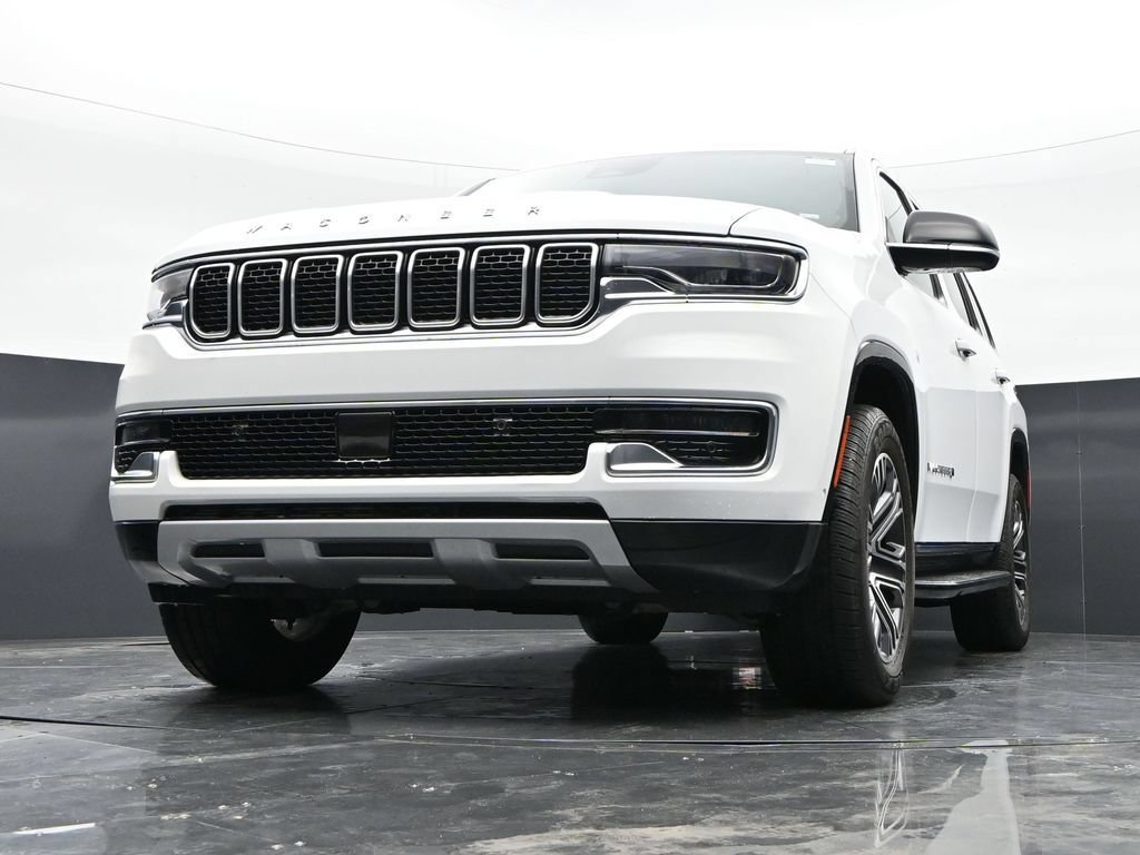 Used 2025 Jeep Wagoneer Series II w/ 8-Passenger Seating Package AWD/4WD image 44