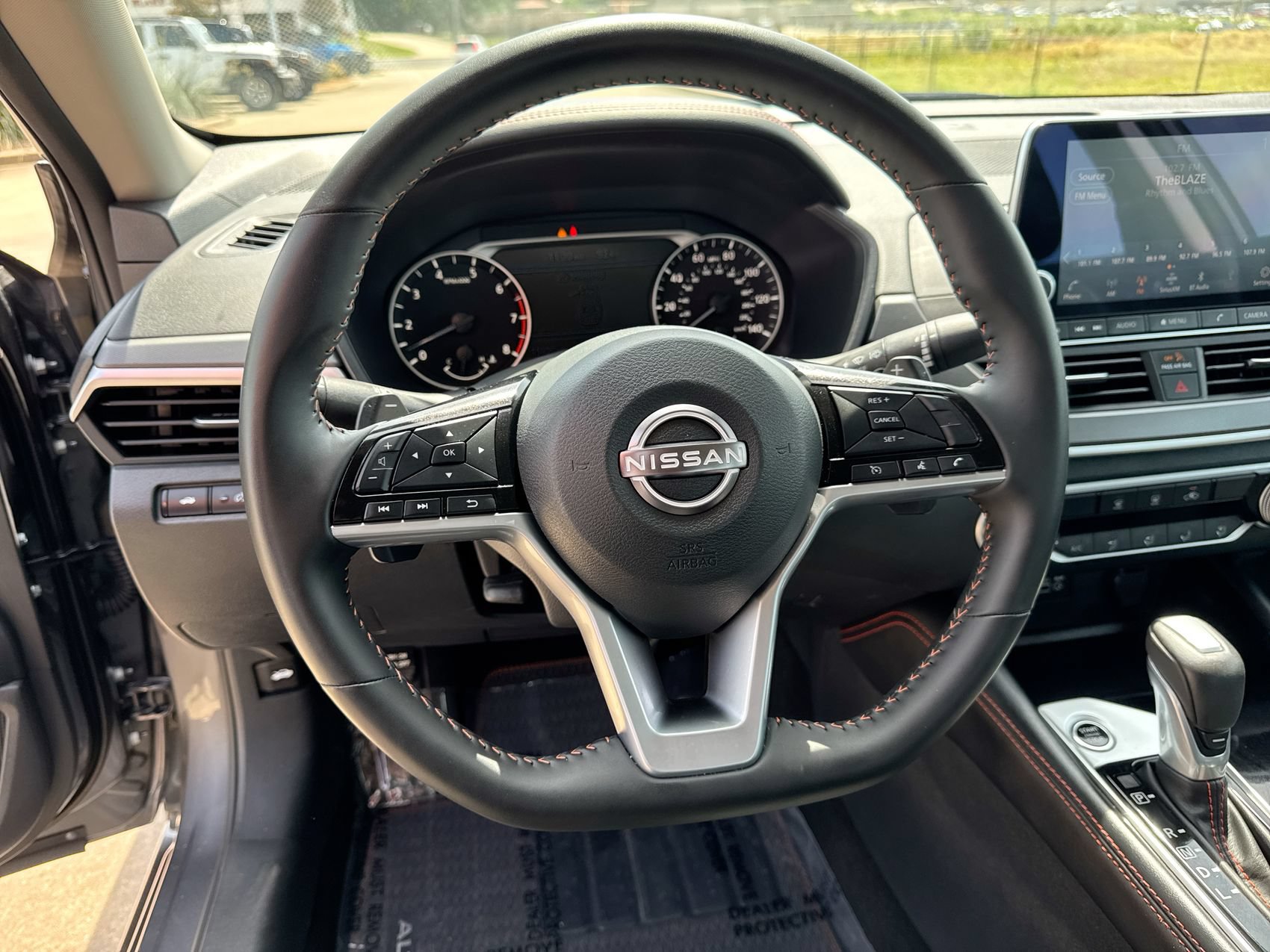 Used 2025 Nissan Altima 2.5 SR FWD image 14