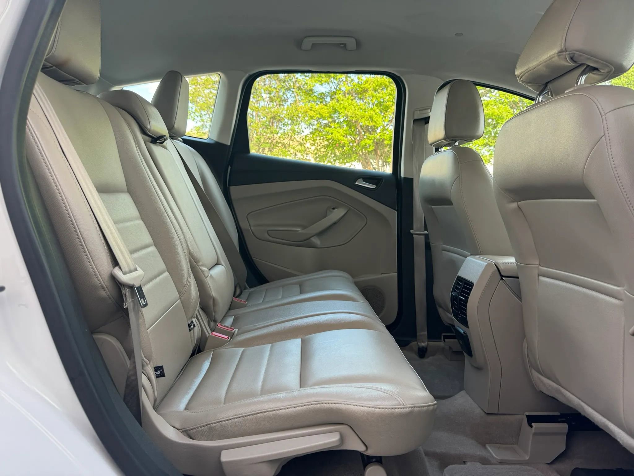 Used 2013 Ford C-MAX SEL image 22