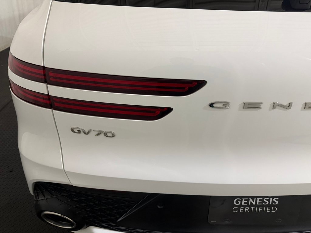 Certified 2022 Genesis GV70 2.5T w/ Sport Prestige Package image 10
