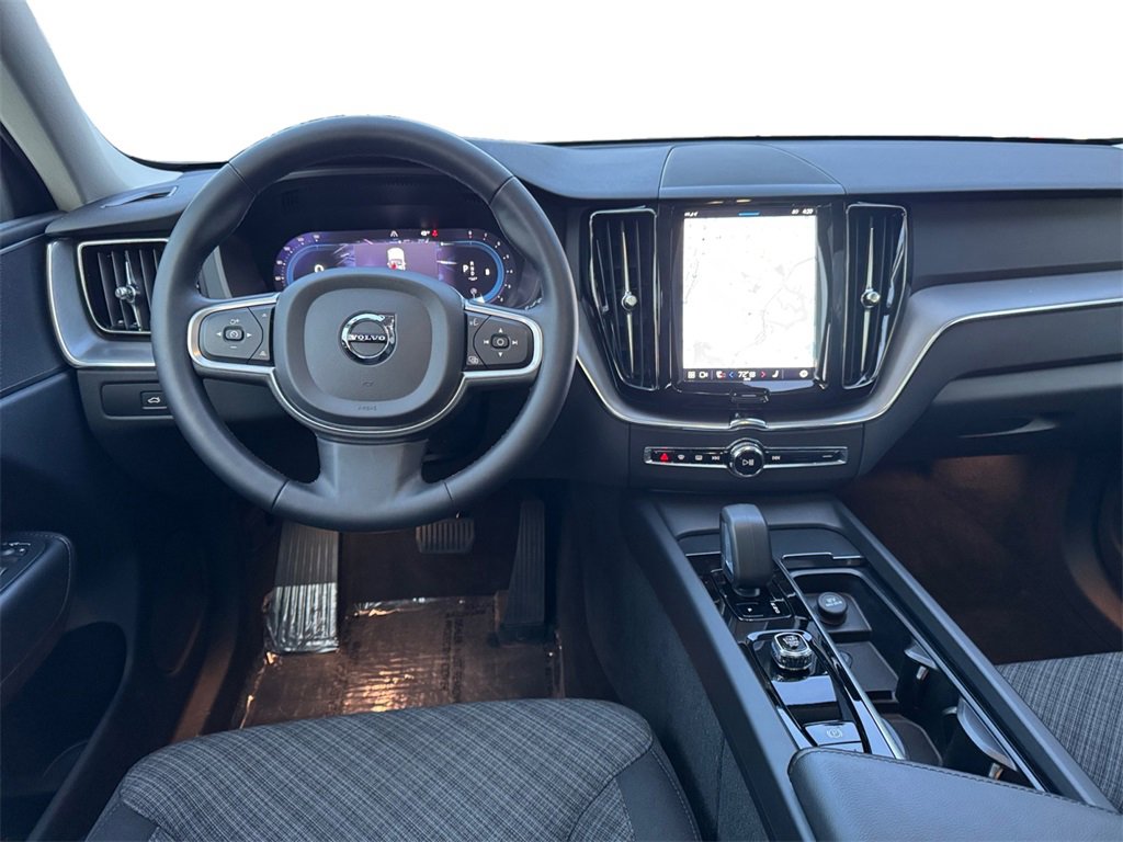 Certified 2023 Volvo XC60 B5 Core image 24