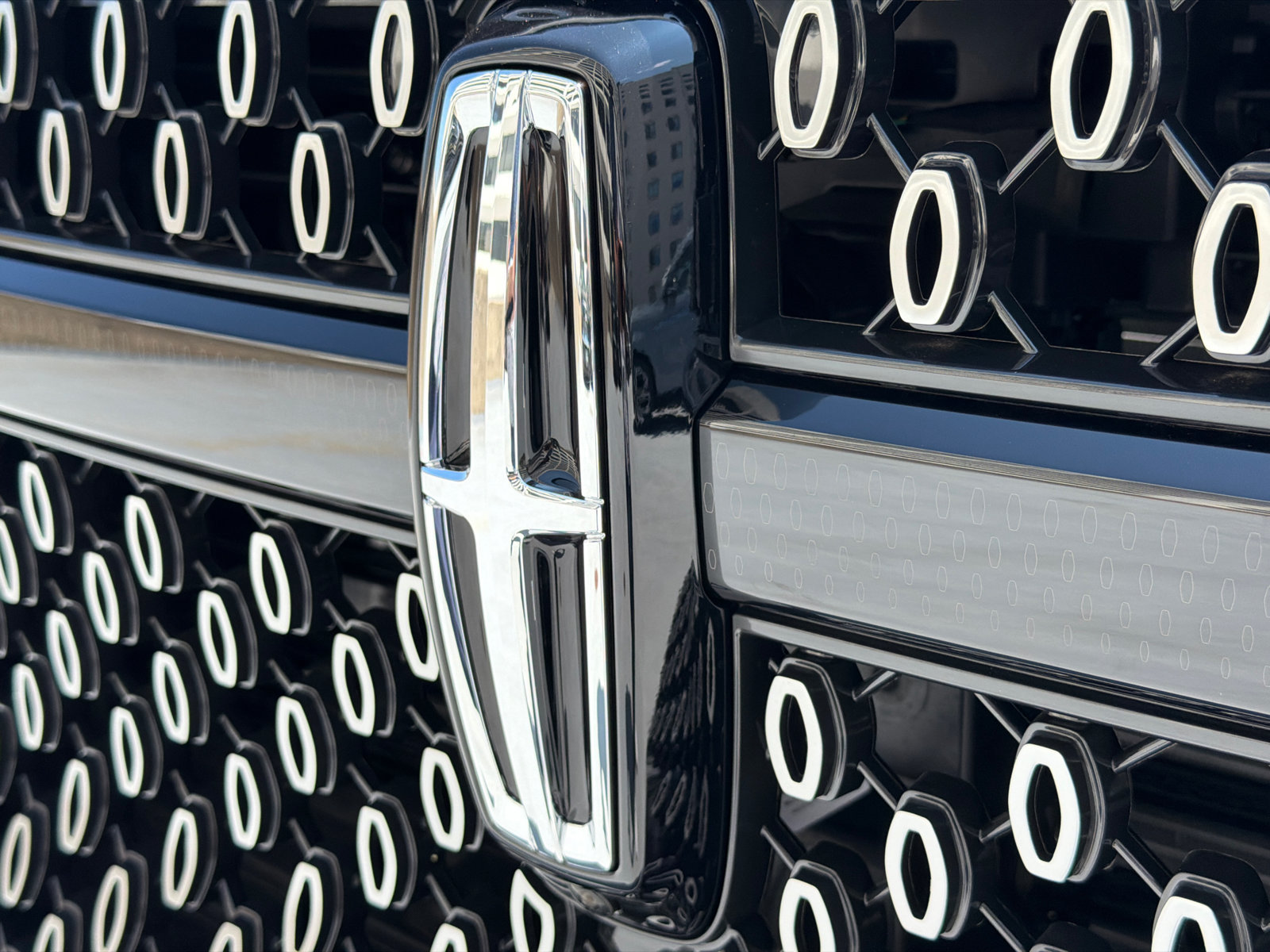 New 2027 Lincoln Navigator Premiere AWD/4WD image 14