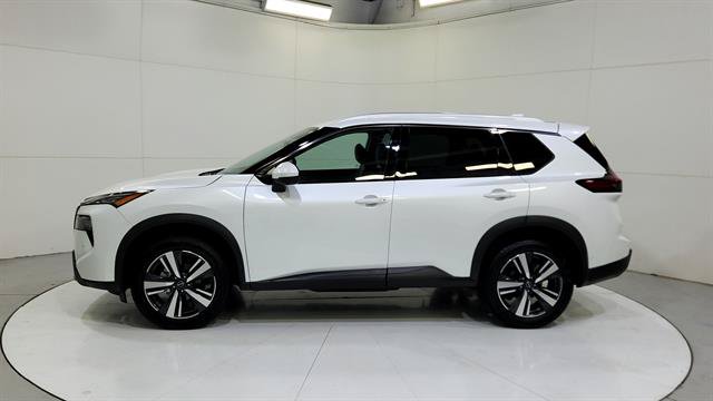 Certified 2026 Nissan Rogue SL FWD image 5