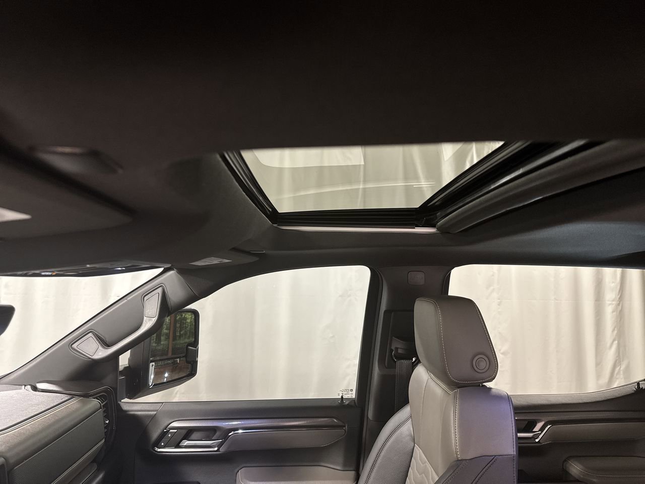 Used 2024 Chevrolet Silverado 1500 ZR2 w/ Technology Package image 31