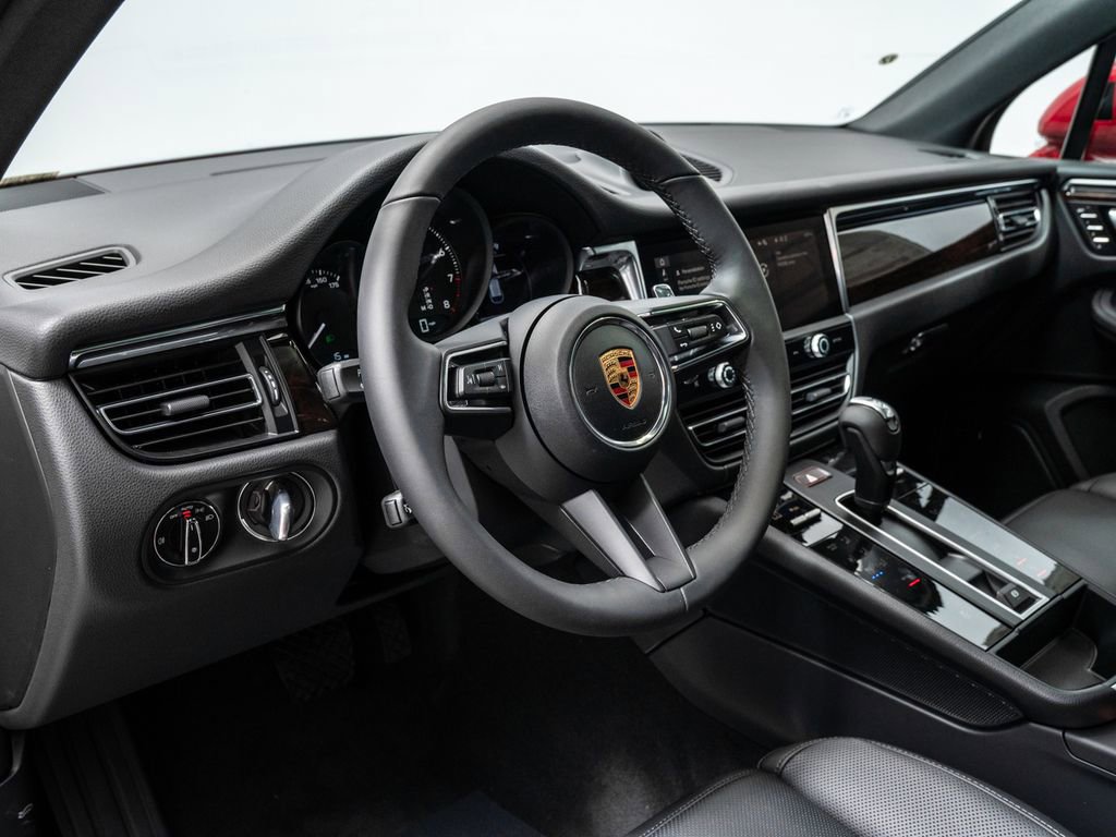Used 2026 Porsche Macan image 13