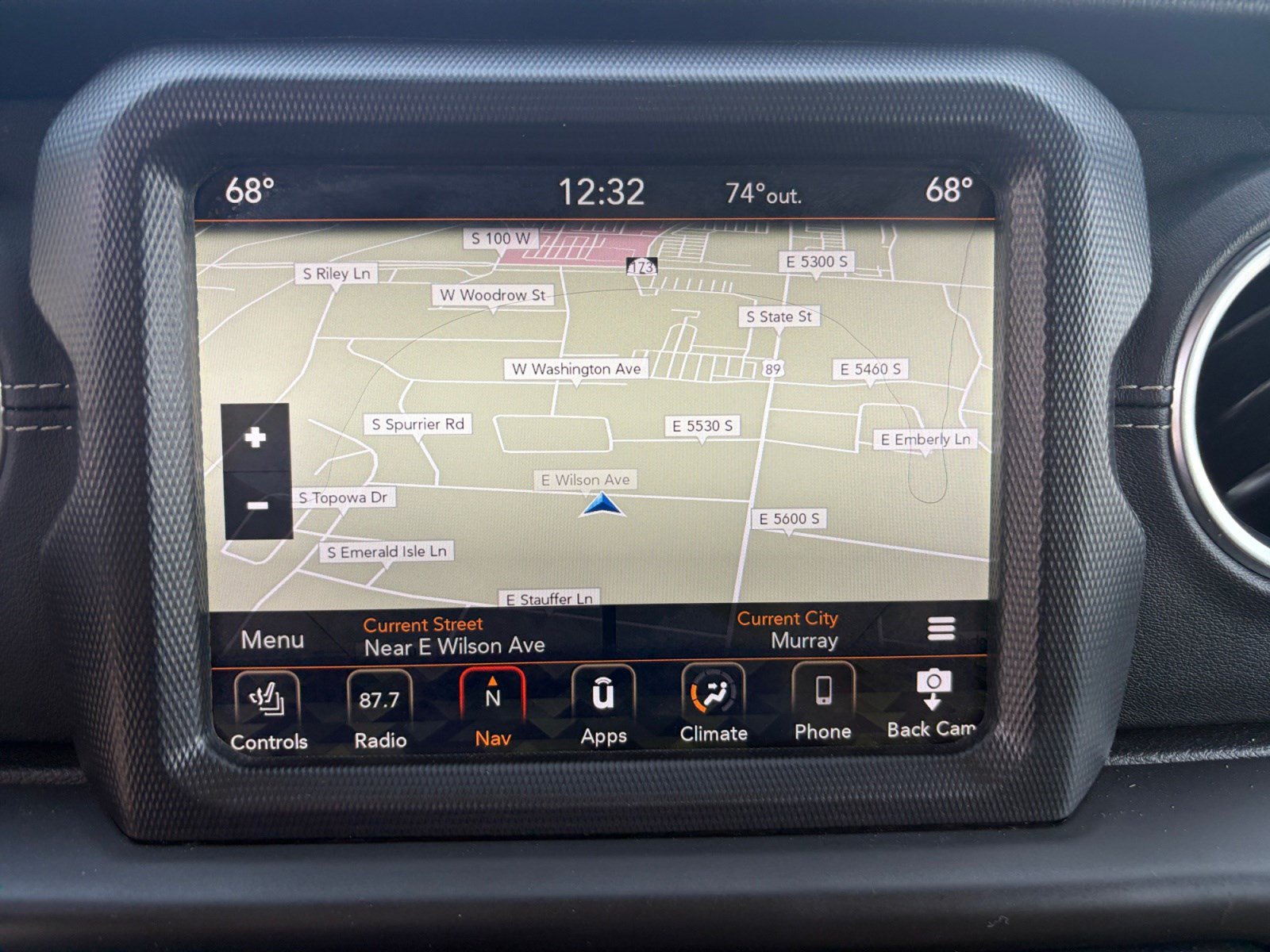 Used 2018 Jeep Wrangler Unlimited Sahara w/ Uconnect 4C Nav & Sound Group AWD/4WD image 18