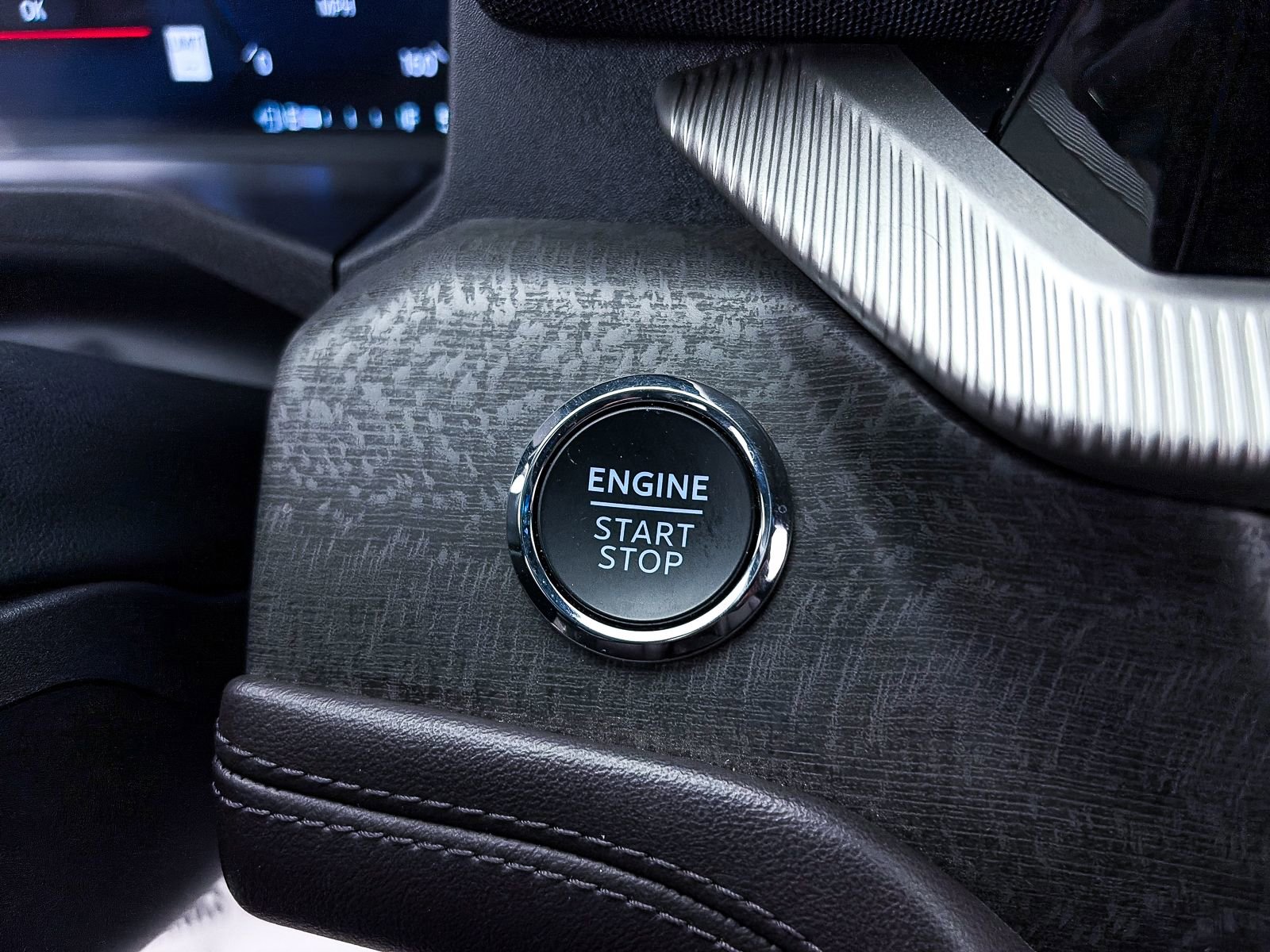 Used 2025 Ford Explorer Platinum w/ LUX Leather Package image 30