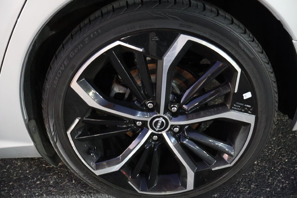 Used 2024 Nissan Altima 2.5 SR FWD image 9