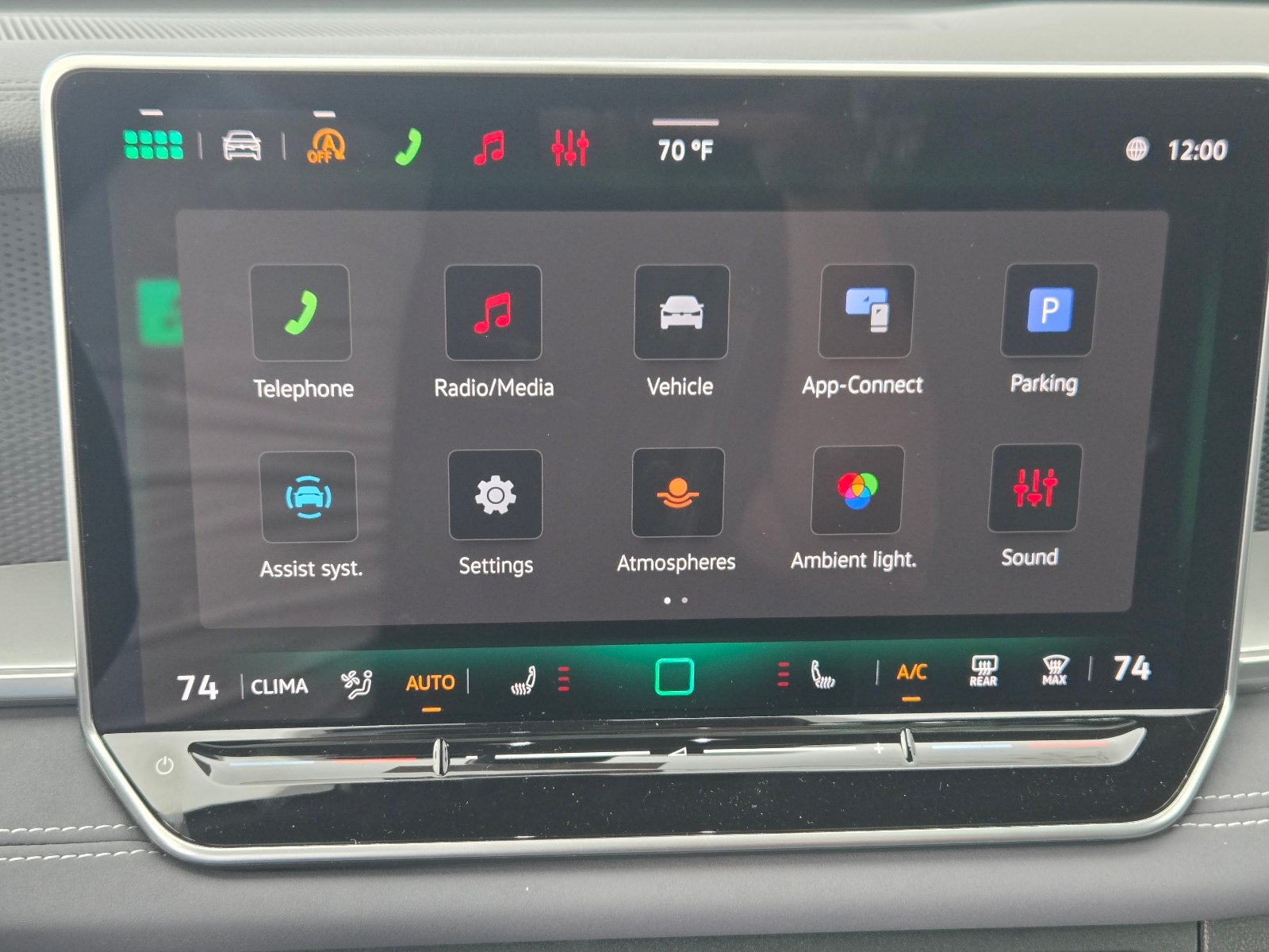 New 2026 Volkswagen Tiguan SE R-Line FWD image 18