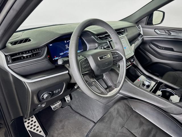 Used 2023 Jeep Grand Cherokee L Laredo AWD/4WD image 13