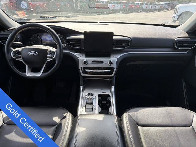 Certified 2022 Ford Explorer XLT w/ Equipment Group 202A AWD/4WD image 3