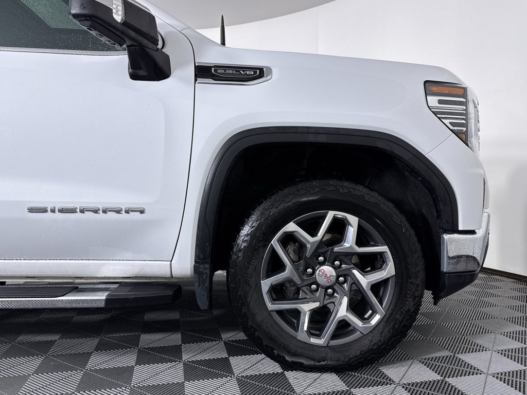 Used 2024 GMC Sierra 1500 SLT w/ SLT Premium Plus Package AWD/4WD image 17