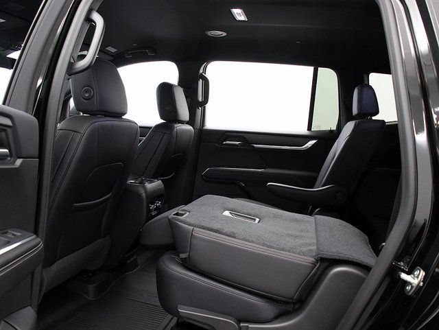 New 2026 GMC Acadia Elevation w/ Elevation Premium Package AWD/4WD image 14