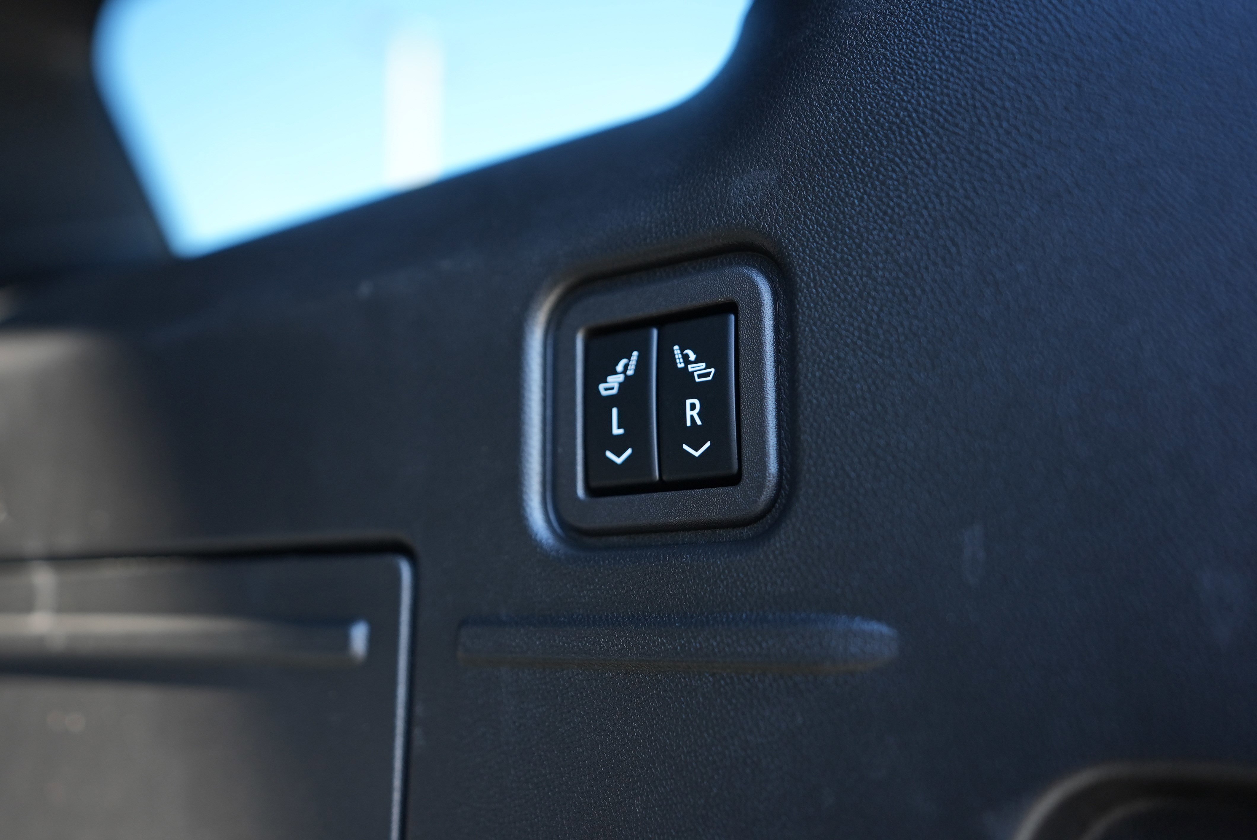 Used 2024 GMC Hummer EV 3X w/ LPO, Illumination Package image 25