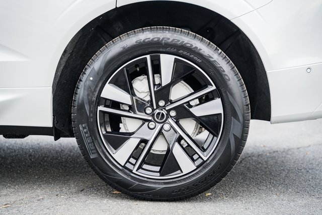 New 2026 Volvo XC60 B5 Plus w/ Protection Package Premier image 18