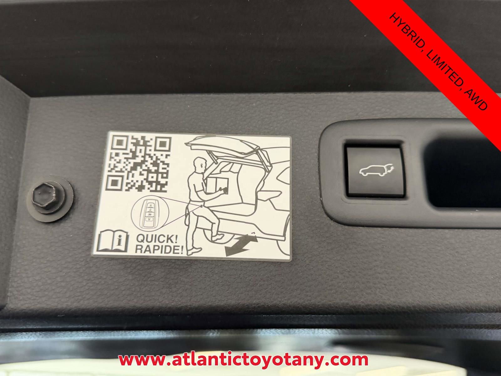 Used 2024 Toyota Highlander Limited image 8