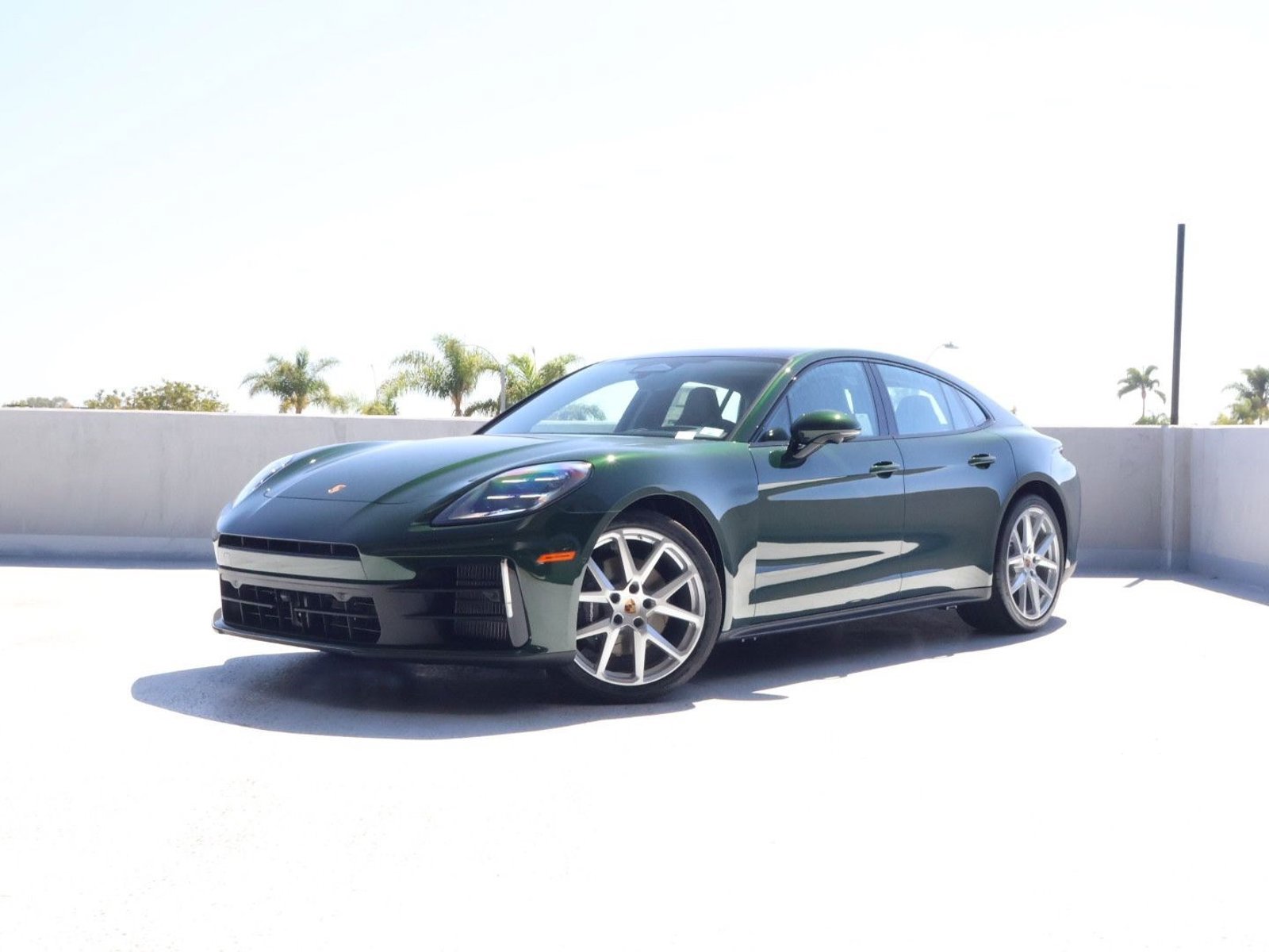 New 2026 Porsche Panamera 4 AWD/4WD image 1