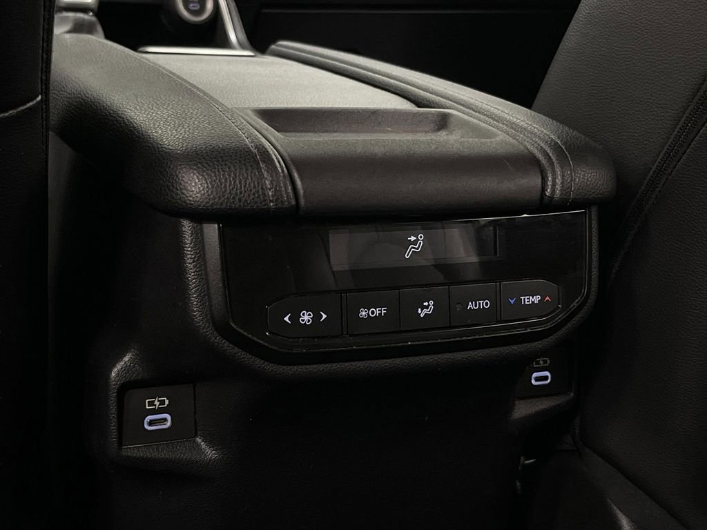 Used 2024 Toyota Grand Highlander XLE image 34