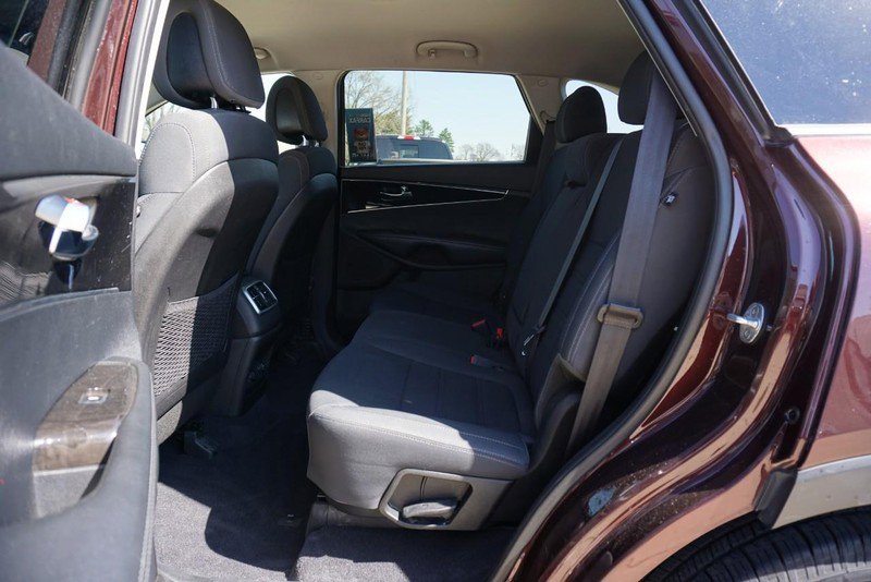 Used 2016 Kia Sorento LX w/ LX Convenience Package image 26