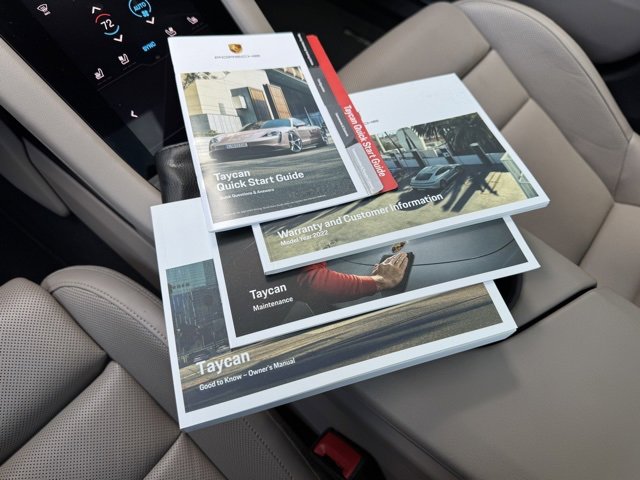 Used 2022 Porsche Taycan 4S image 18