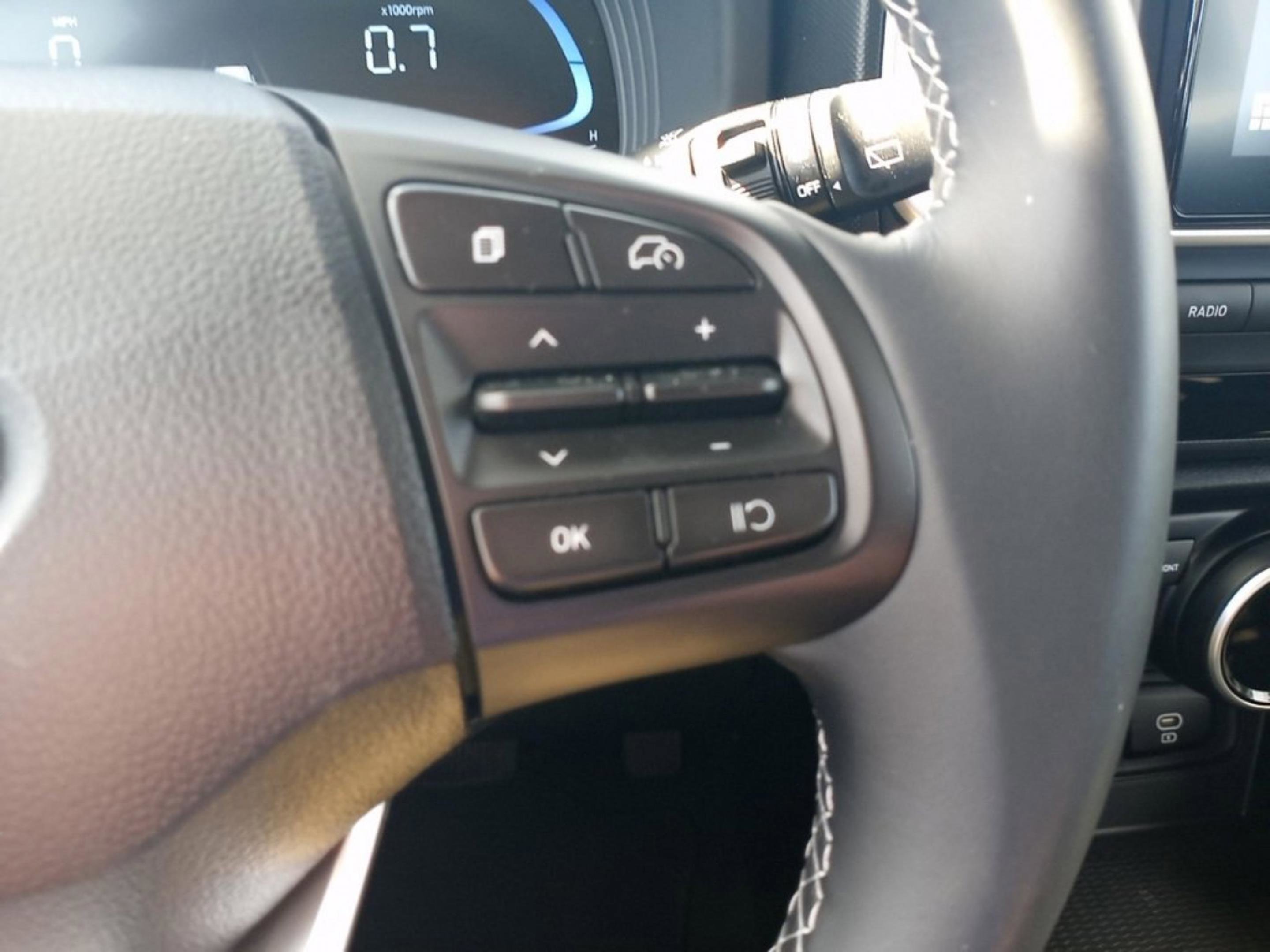 Certified 2024 Hyundai Venue SEL image 12