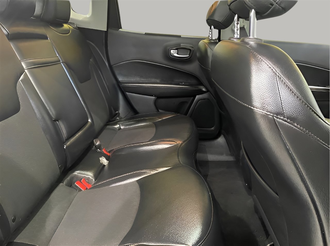 Used 2019 Jeep Compass Latitude w/ Cold Weather Group image 14