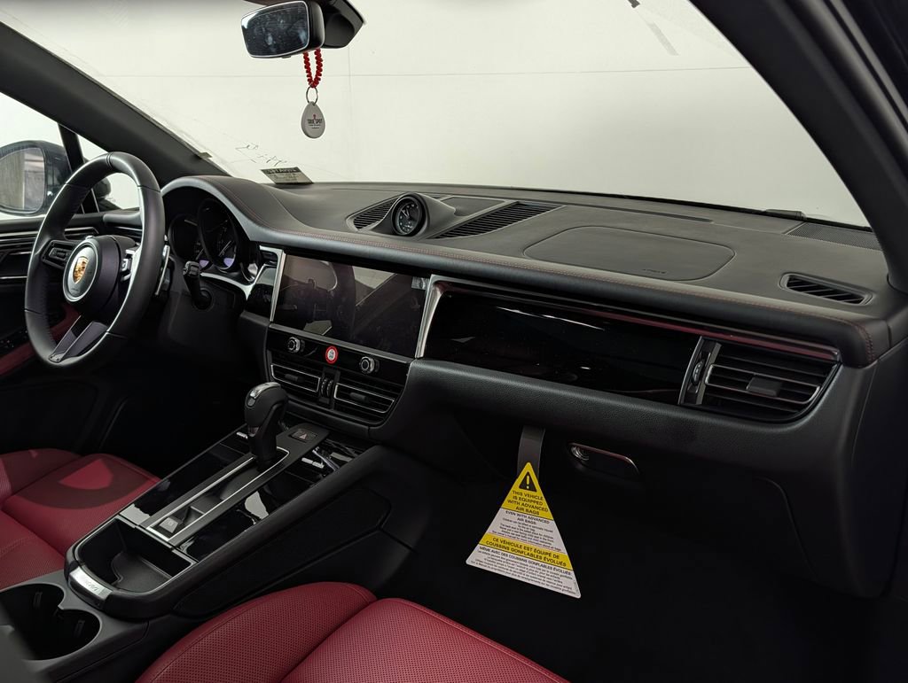 New 2026 Porsche Macan image 19