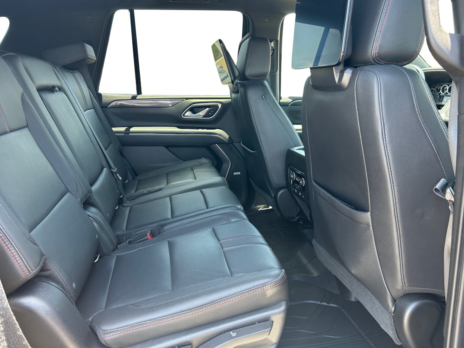 Used 2021 Chevrolet Tahoe RST w/ Rear Media and Nav Package AWD/4WD image 17