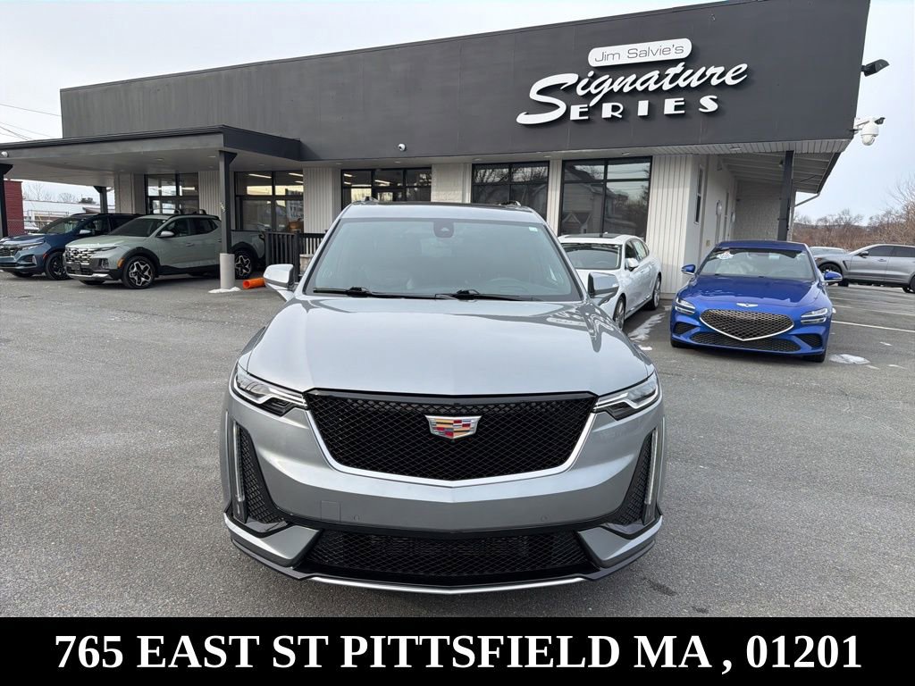 Used 2024 Cadillac XT6 Sport w/ Technology Package image 2