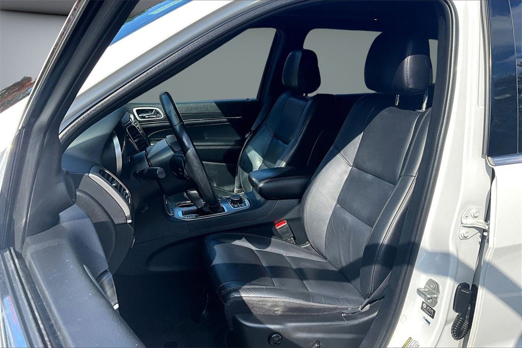 Used 2022 Jeep Grand Cherokee Limited image 18