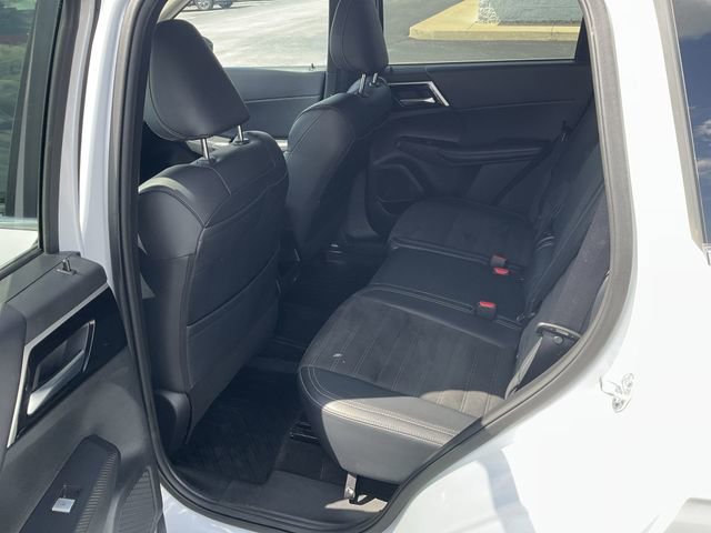 Used 2024 Mitsubishi Outlander SE AWD/4WD image 11