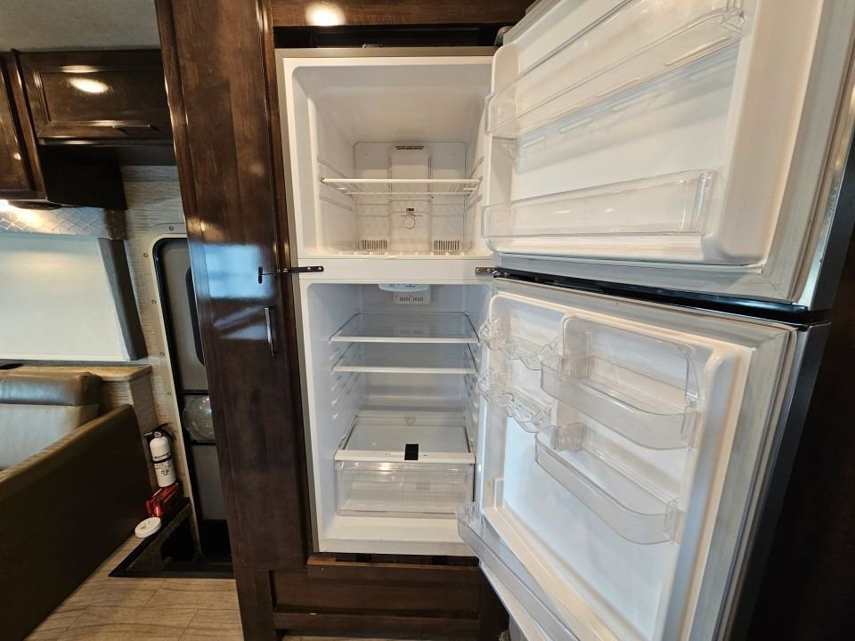 Used 2021 Ford E-450 and Econoline 450 Super Duty w/ Motorhome Prep Package image 19