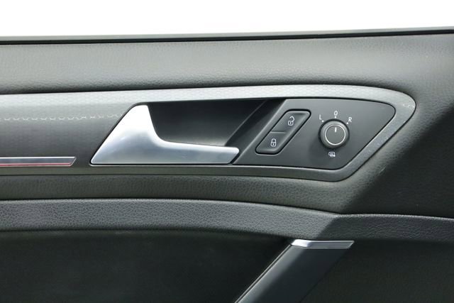 Used 2019 Volkswagen Golf 4-Door image 28