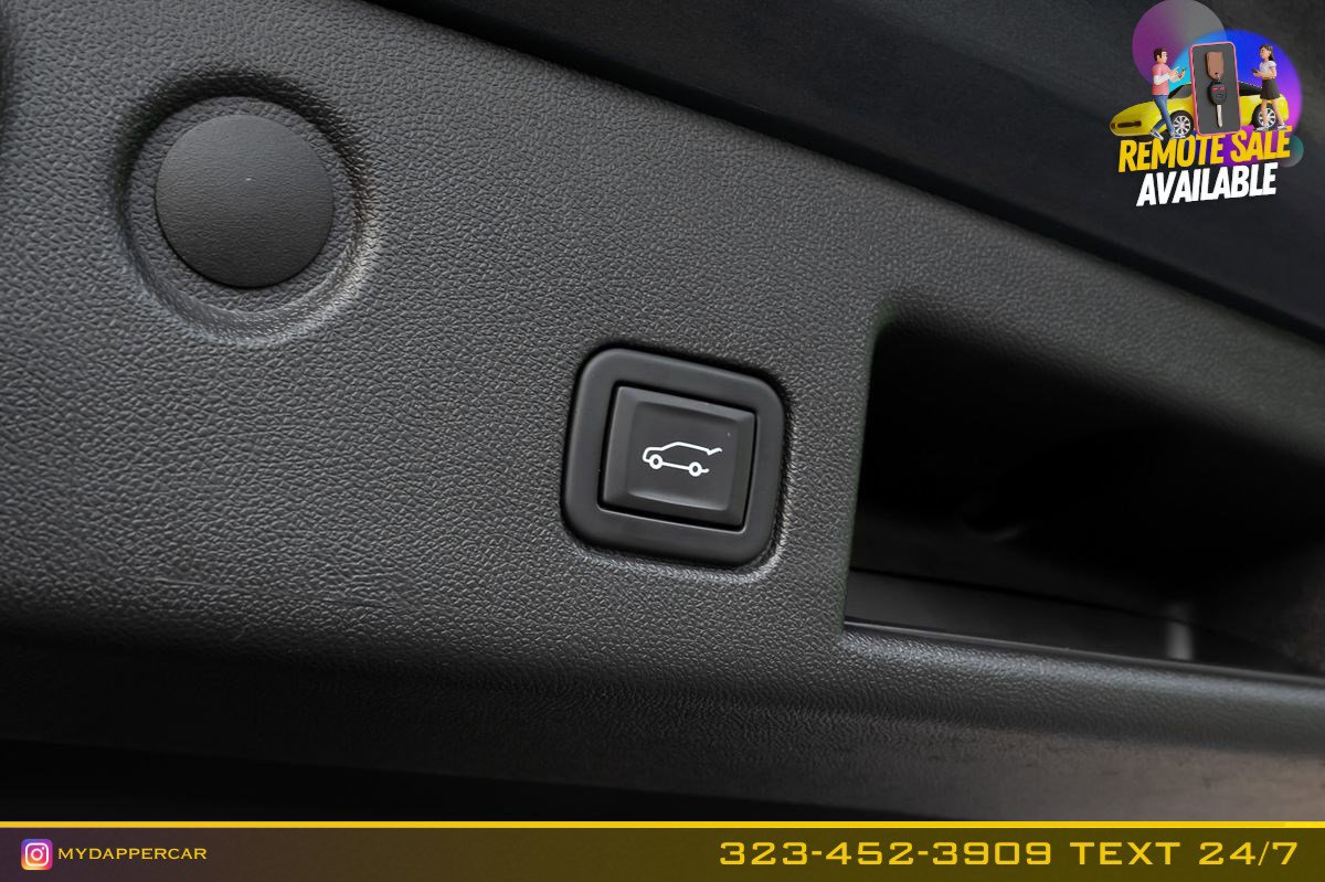 Used 2023 Chevrolet Equinox RS FWD image 18