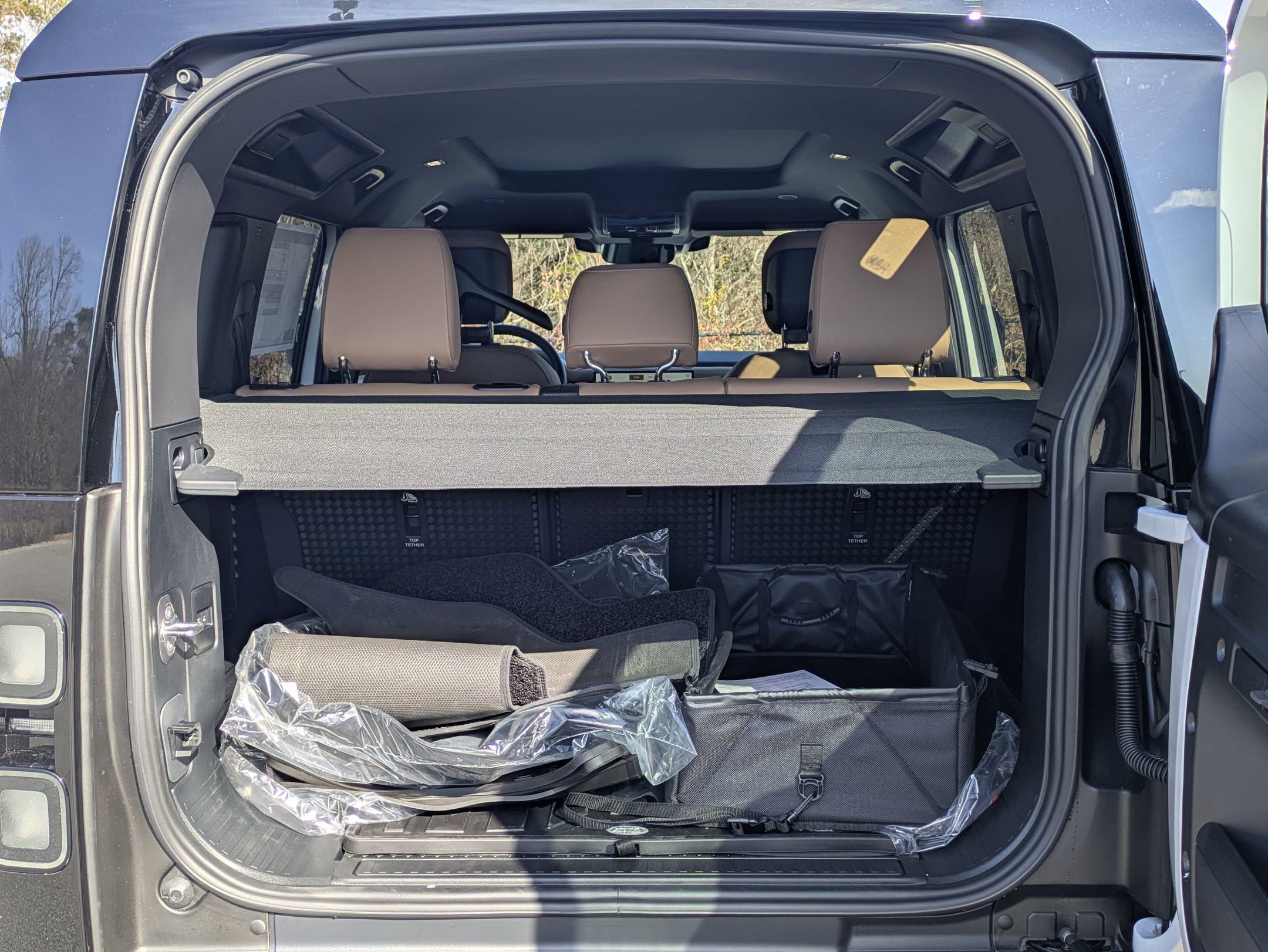 New 2026 Land Rover Defender 110 X-Dynamic SE image 28