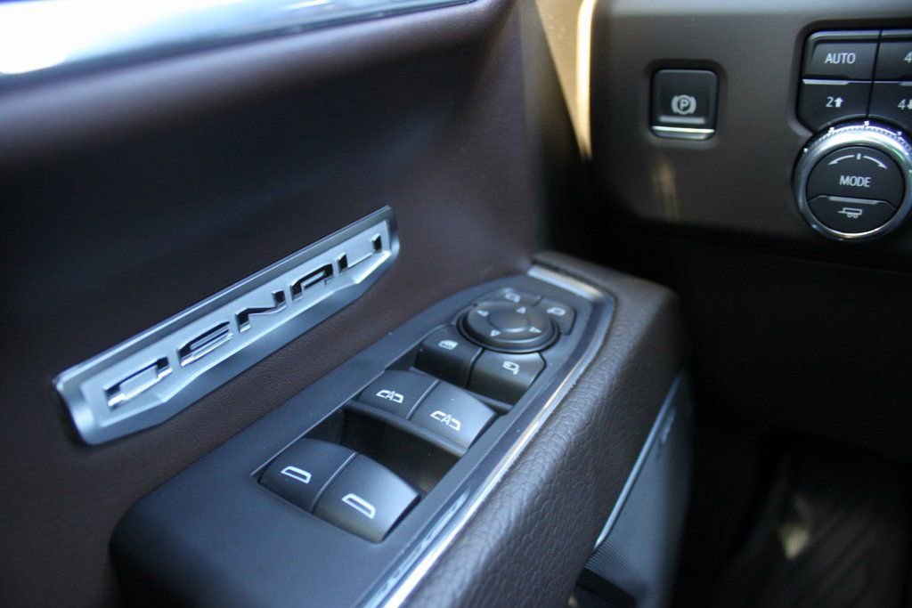 Used 2024 GMC Sierra 1500 Denali AWD/4WD image 15