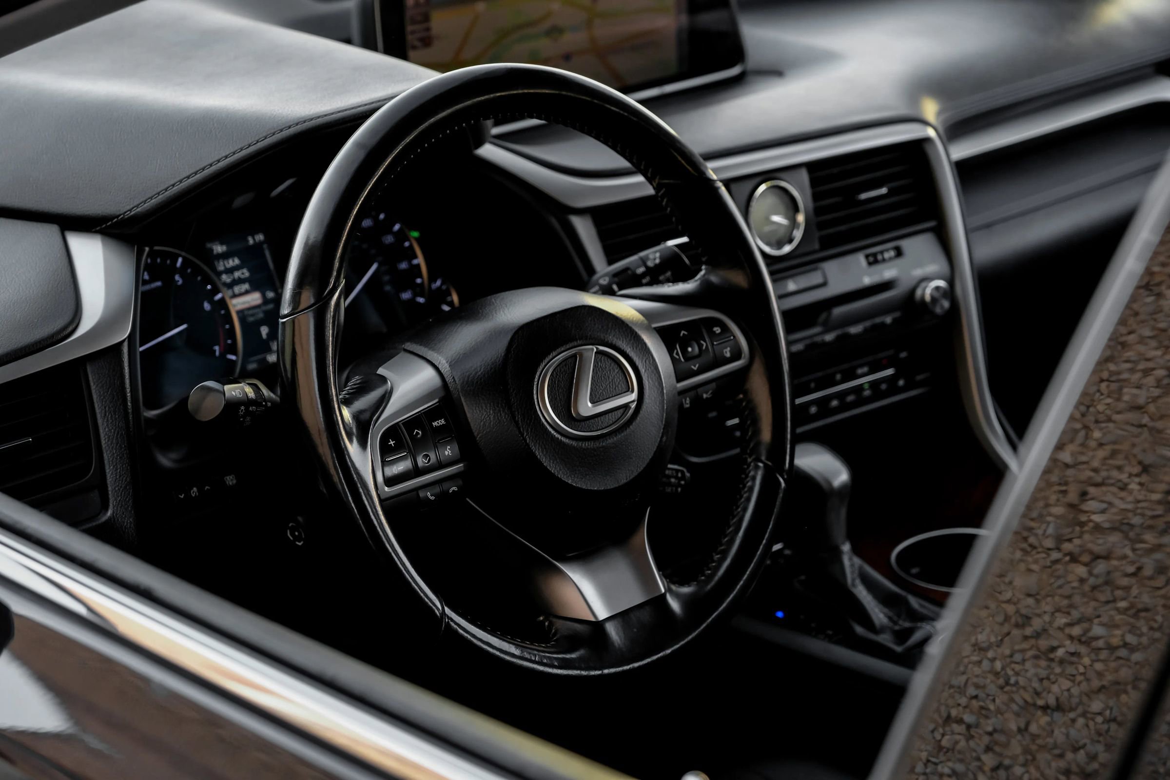 Used 2018 Lexus RX 350L AWD image 17