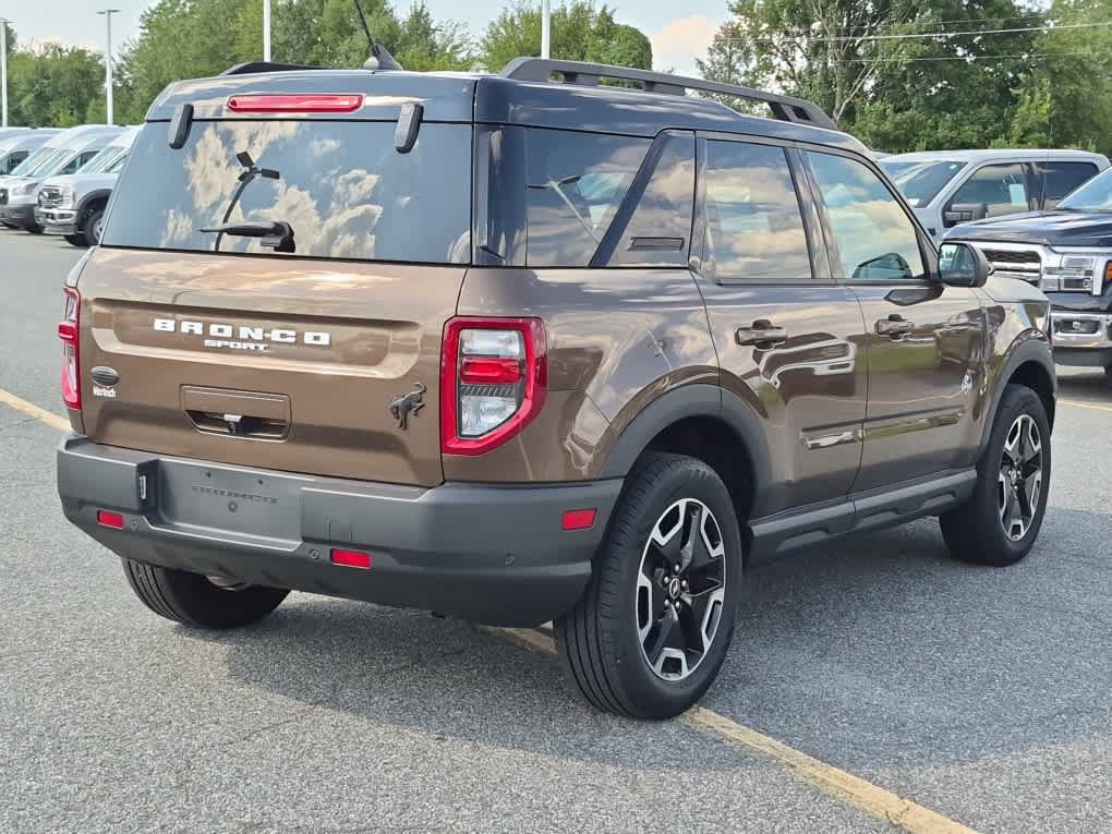 Used 2022 Ford Bronco Sport Outer Banks w/ Tech Package AWD/4WD image 3
